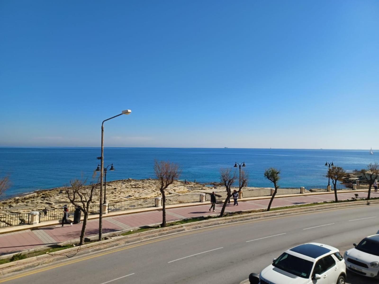 Beachfront Sliema Apartment Esterno foto